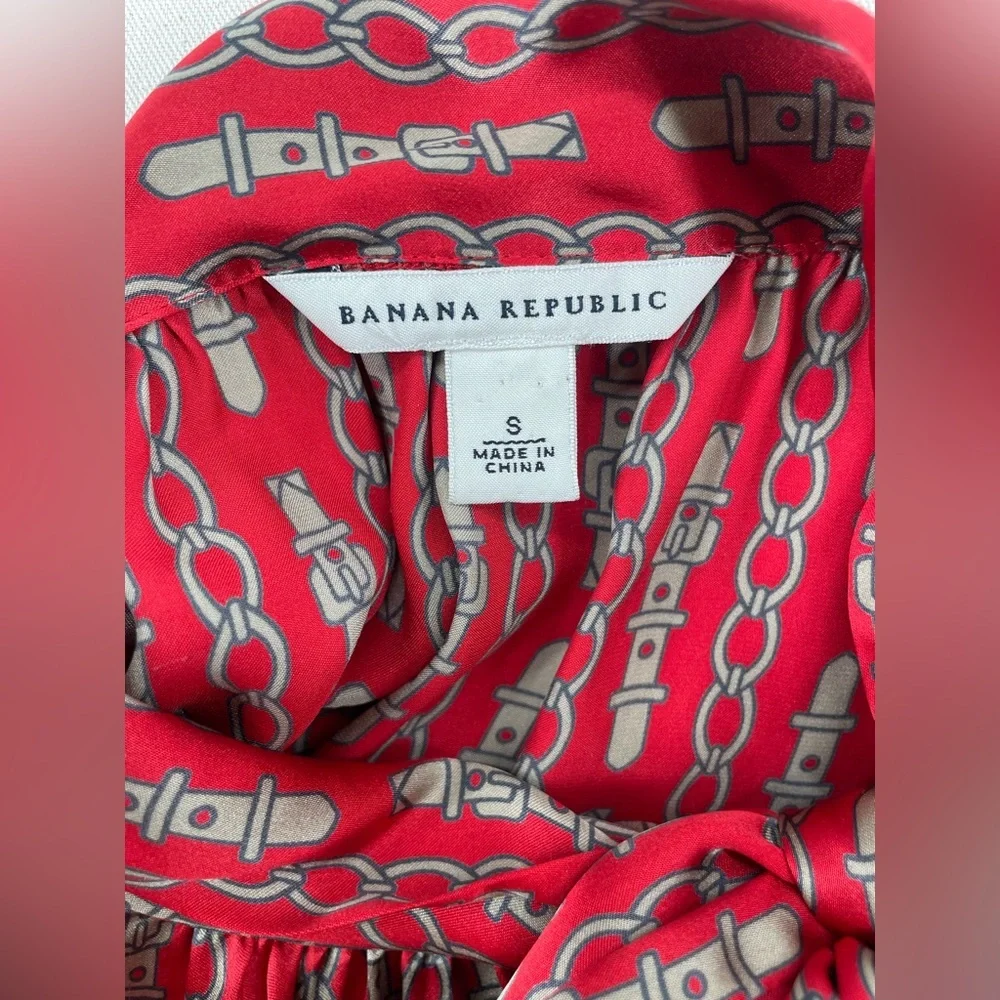 Banana Republic Red Chain Print Tie Neck Blouse